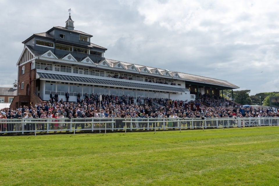 Thirsk Racecourse | Go Racing | Yorkshire Horse Racing