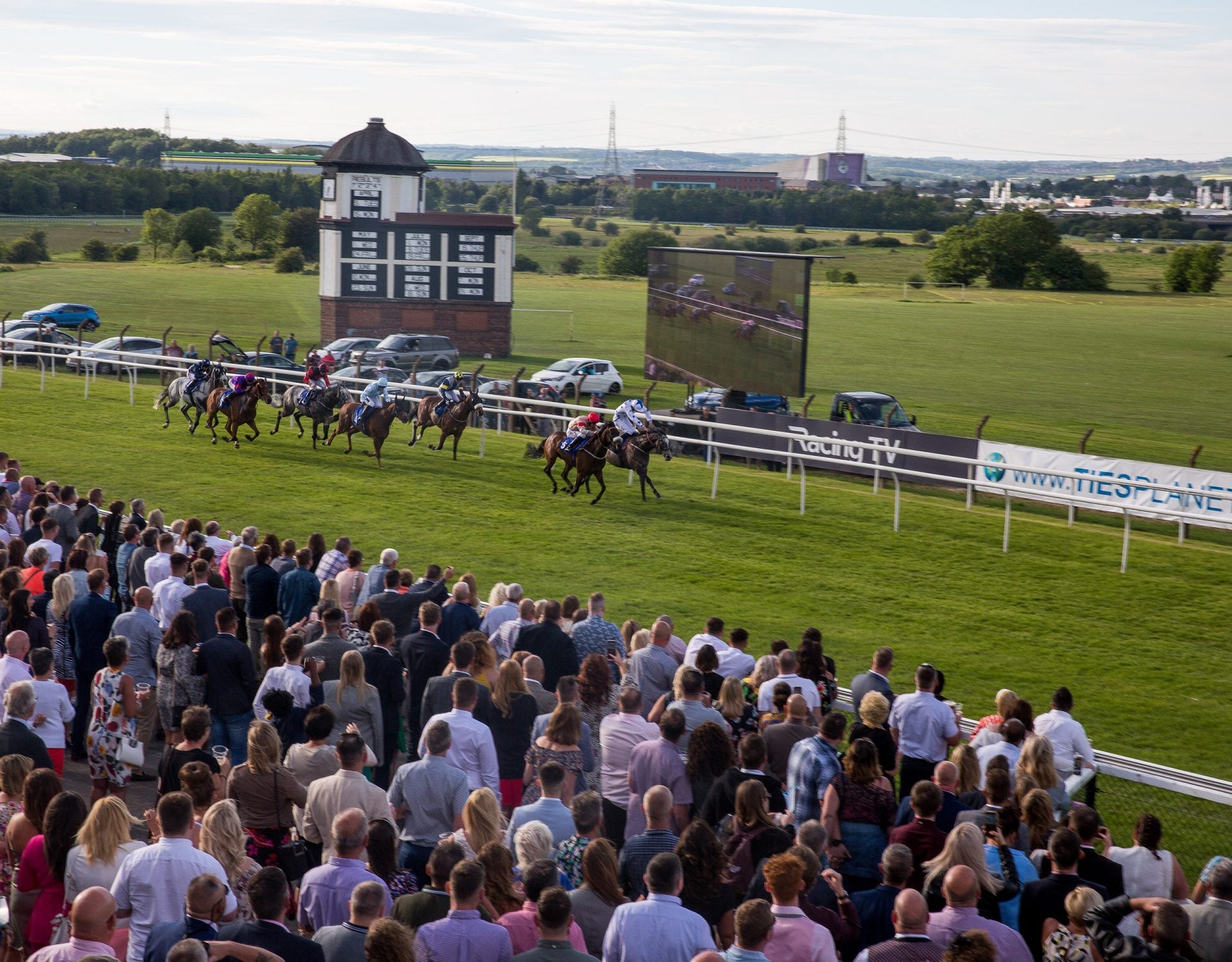 Pontefract Racecourse Go Racing Yorkshire Horse Racing